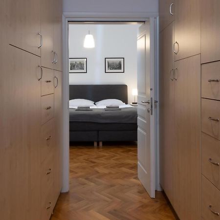 Apartman Carolinum Apartment Praha Bagian luar foto